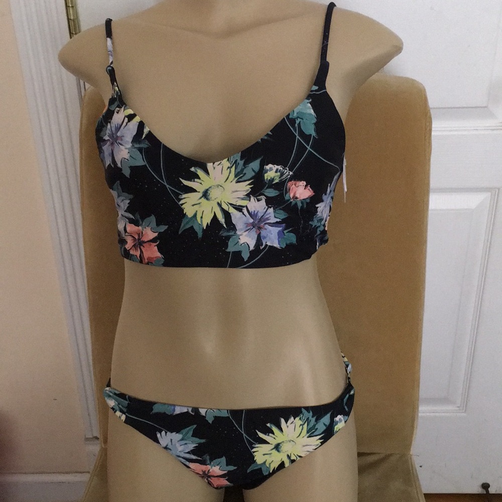 Brand New O’Neill Bikini 👙 Whole Set